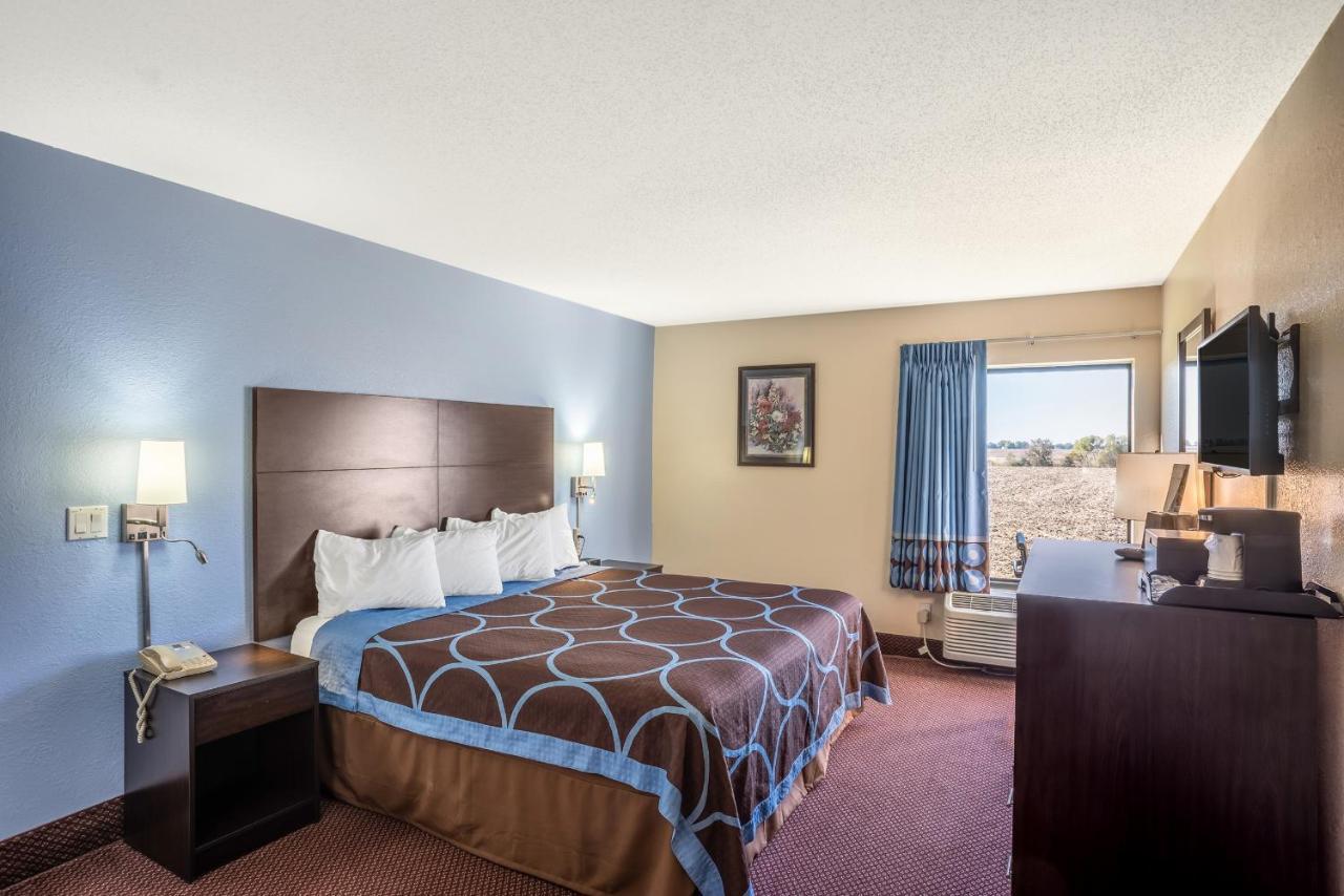 Super 8 By Wyndham Galesburg Hotel Exterior photo