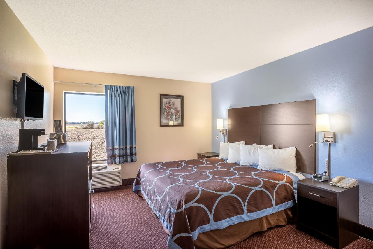 Super 8 By Wyndham Galesburg Hotel Exterior photo